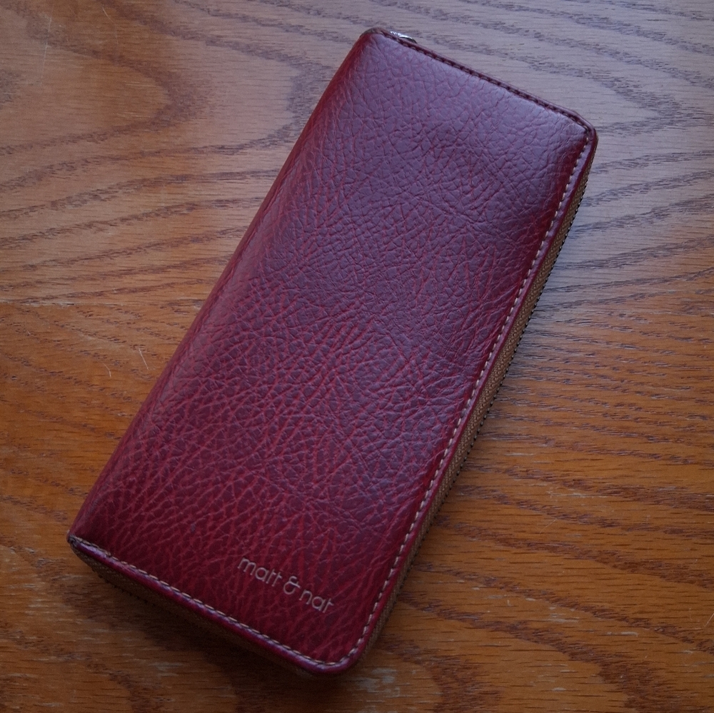 MATT & NAT wallet dark red zip around